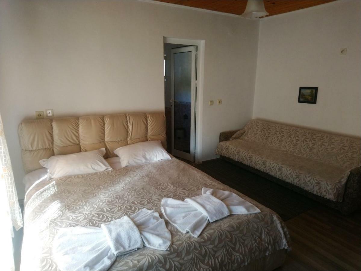 Guest House Emmy Trigrad Kültér fotó